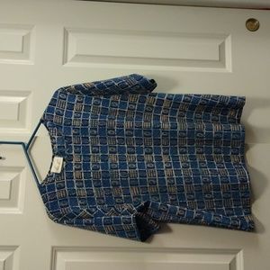 16W Cute Short Sleeved Blue and Beige Designs soft Summer Blouse. Kathie Lee.